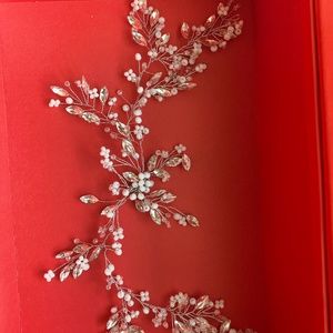 Hair accessories/Headpiece / bride/bridesmaids /cristaux